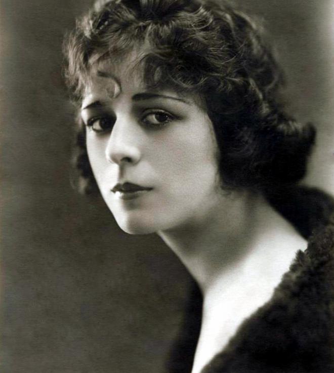 Julia Swayne Gordon Net Worth